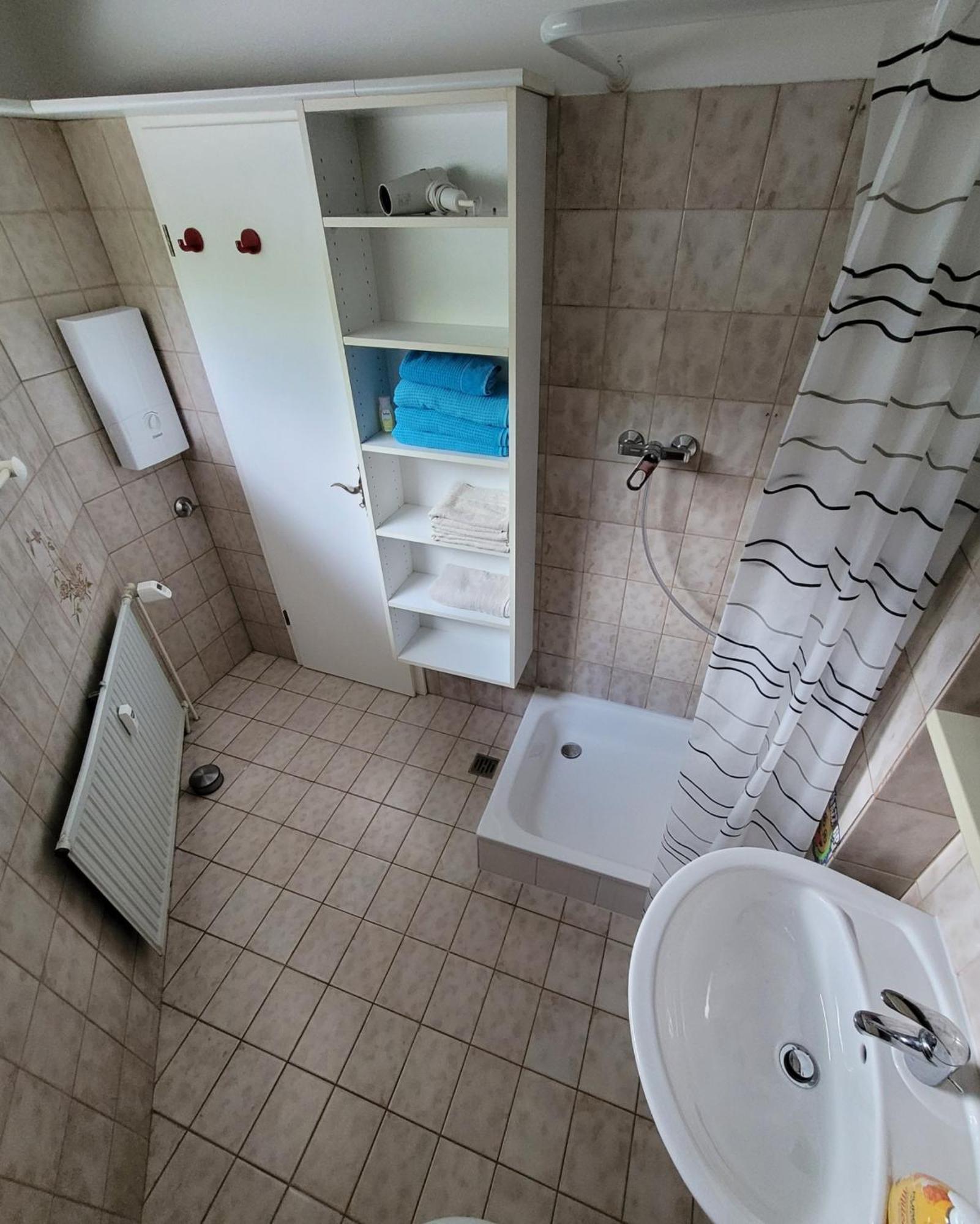 Messezimmer Am Thewissenweg Düsseldorf Kültér fotó
